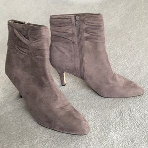 Liz Claiborne Gray suede Booties